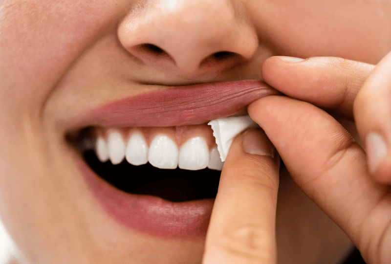 Wie vermeide ich, dass sich meine Zähne durch Snus verfärben?